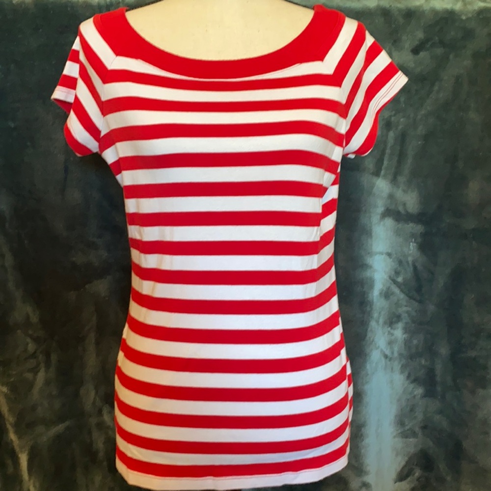 Tee with cap sleeve